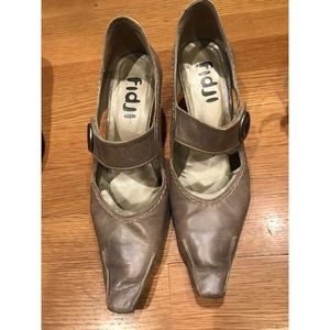 FIDJI unique shoes.  Hardly worn-like new!